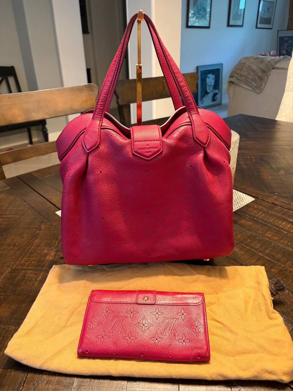 Louis Vuitton Grenat Monogram Mahina Leather Cirrus PM Bag w/ matching wallet - Picture 3 of 17